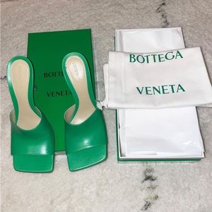 Bottega Veneta mules